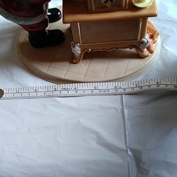 Royal Dolton 2006, Porcelain Cookies For Santa Figurine - Picture 8 of 15